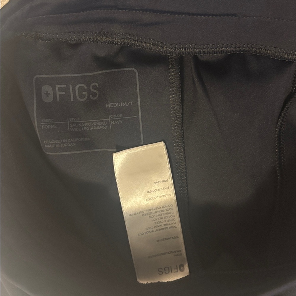 Figs High Waisted Salina FORMx Wide Leg Scrub Pants™ Navy - Picture 4 of 4